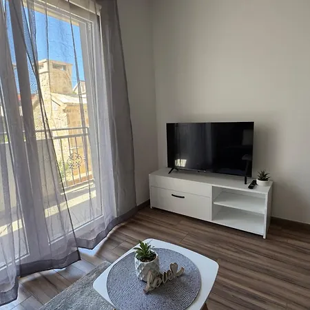 Apartment Markov Tinel