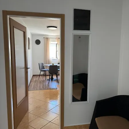 Markov Tinel Apartment