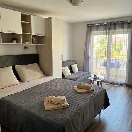 Apartment Markov Tinel Vir